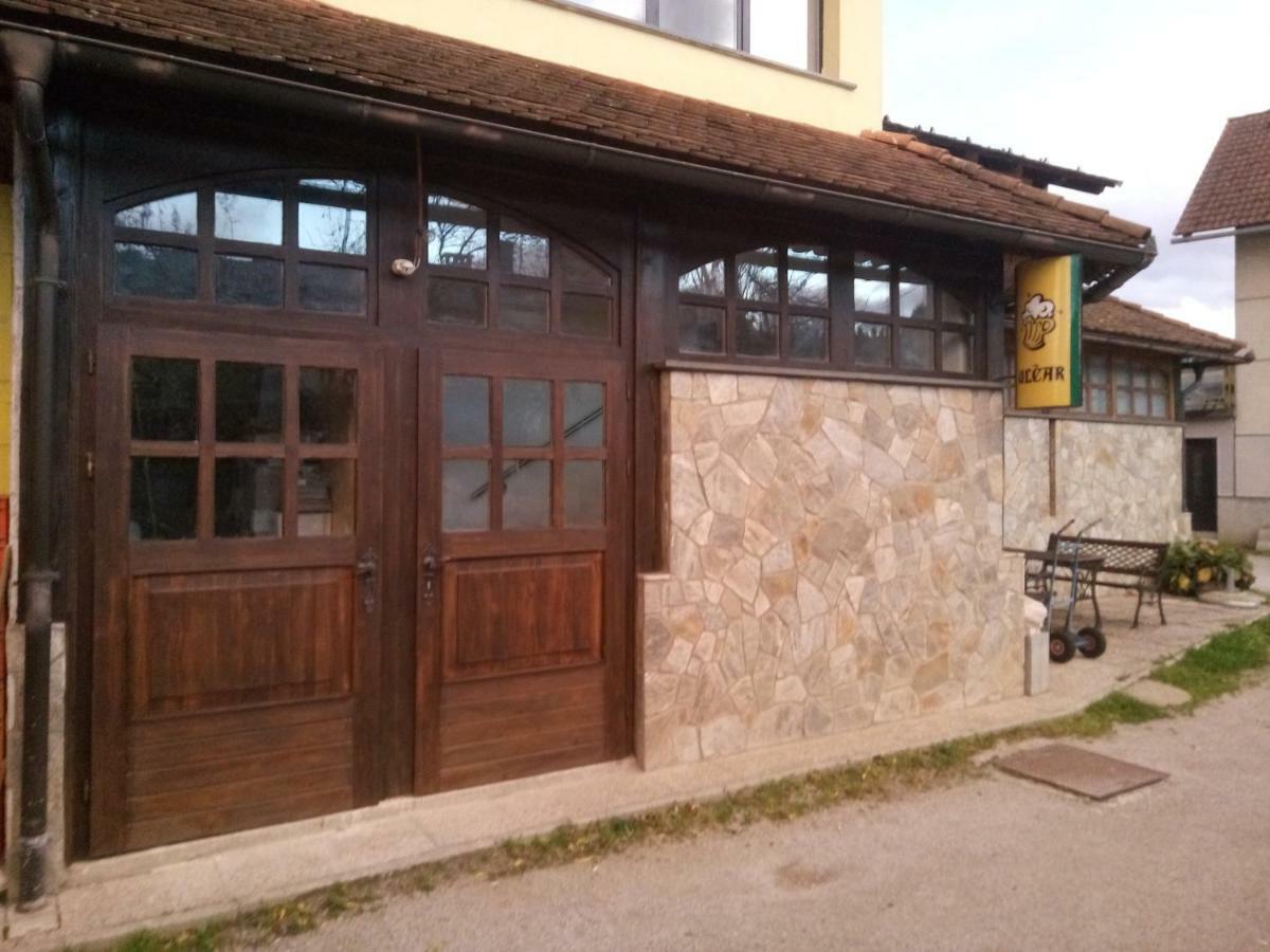 Gostilna Ulcar Hotel Ig Exterior photo